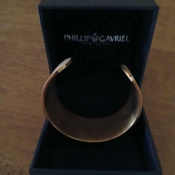 Cuff bracelet by Phillip Gavriel - Picture 2 of 6